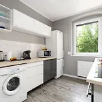 Spacious Family Promienista 1,5 Km To Hala Arena By Renters Apartment *