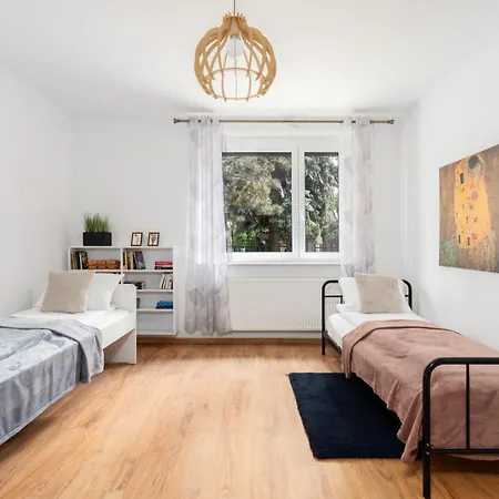 Apartment Spacious Family Promienista 1,5 Km To Hala Arena By Renters *