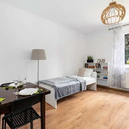 Spacious Family Promienista 1,5 Km To Hala Arena By Renters Apartment Poznan