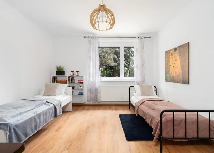 Apartment Spacious Family Promienista 1,5 Km To Hala Arena By Renters *